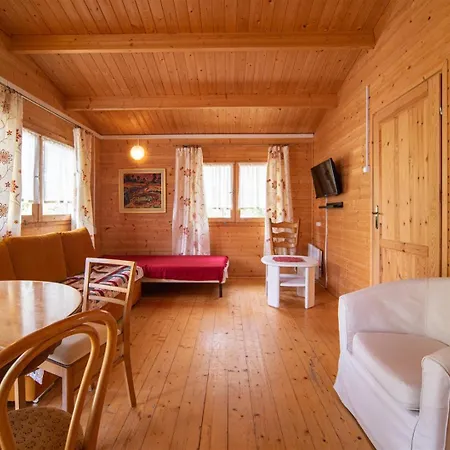 Proxial - Letniskowe Lodge *